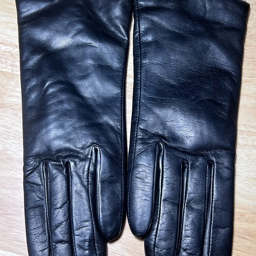 Size 6 1/2 NEW Bloomingdale's Black Leather Gloves with Cashmere Lining $88 - Picture 7 of 7